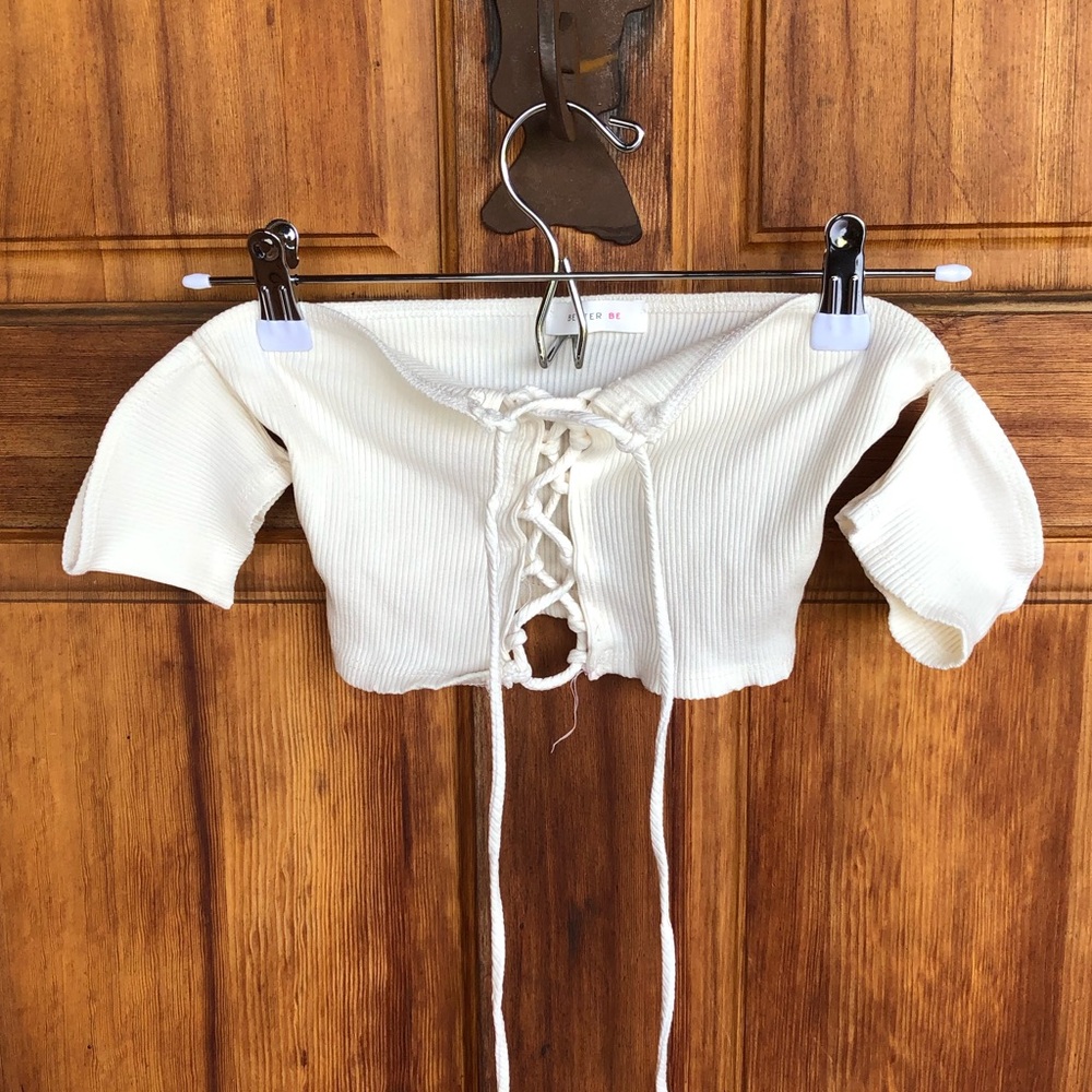🌞 Cute laced up white tube top with sleeve